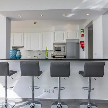 Old Town Apartment *